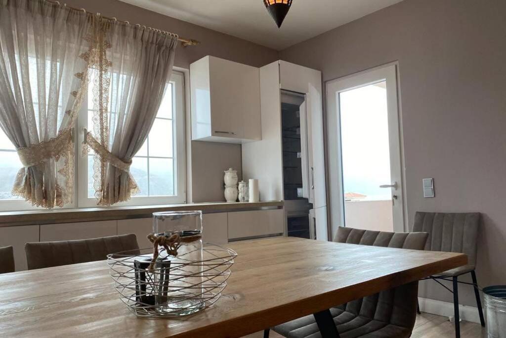 Cozy Lake Front Flat Bequeme Wohnung An Der See Pogradec Eksteriør bilde